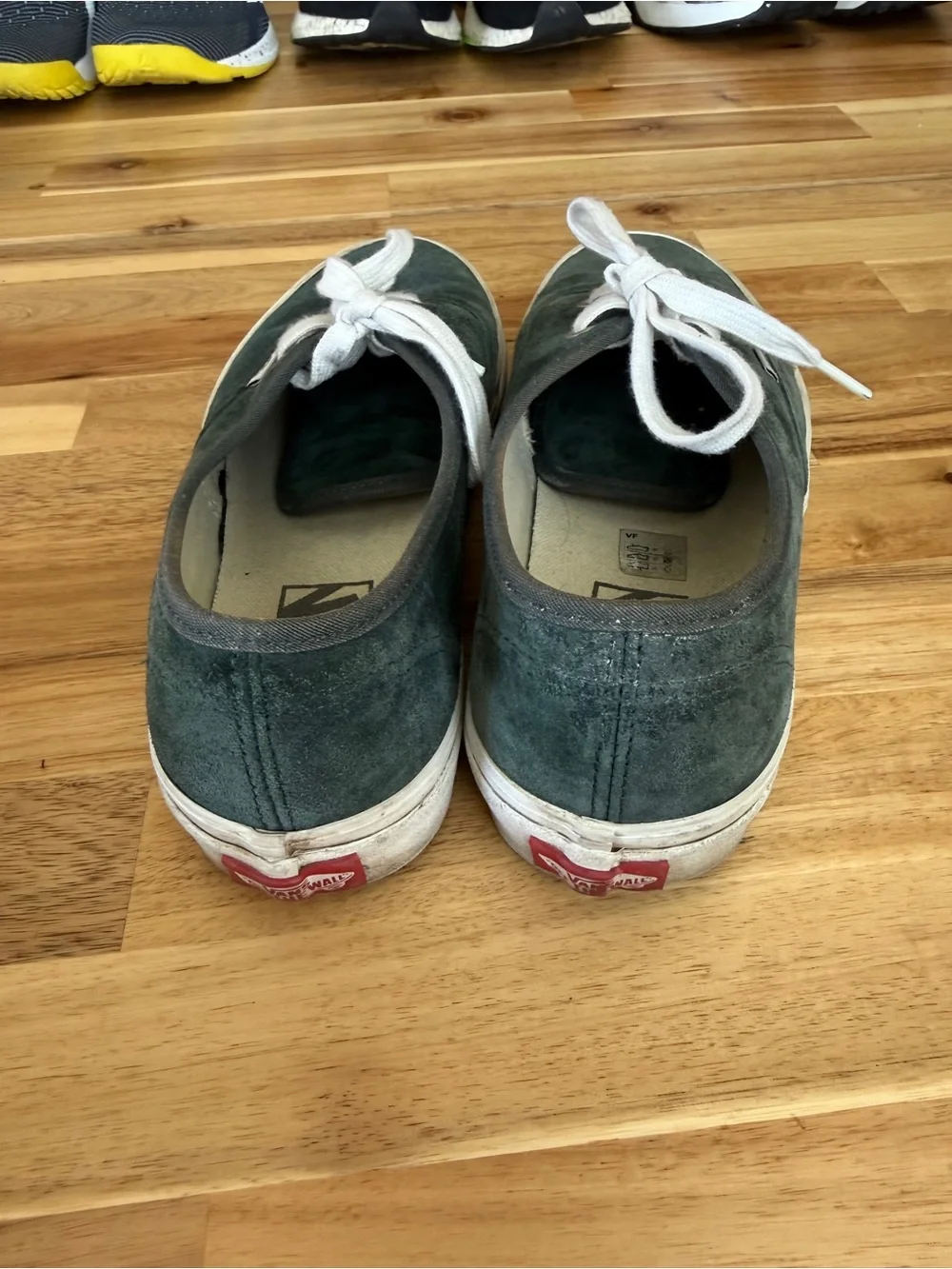 Vans classic silhouette